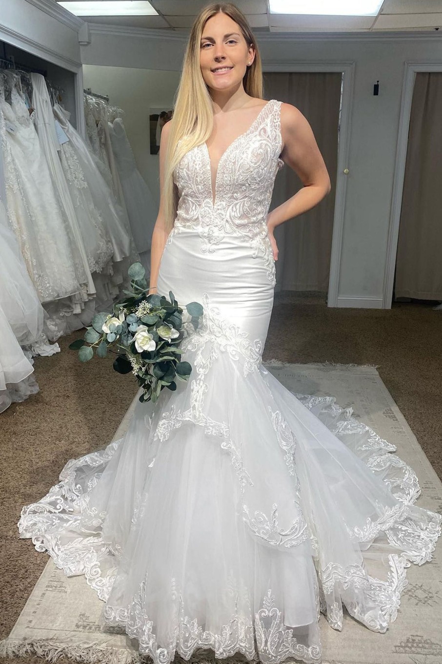 Wedding Dresses HELLYMOON | Deep V-Neck Mermaid Long Wedding Dress With Lace White