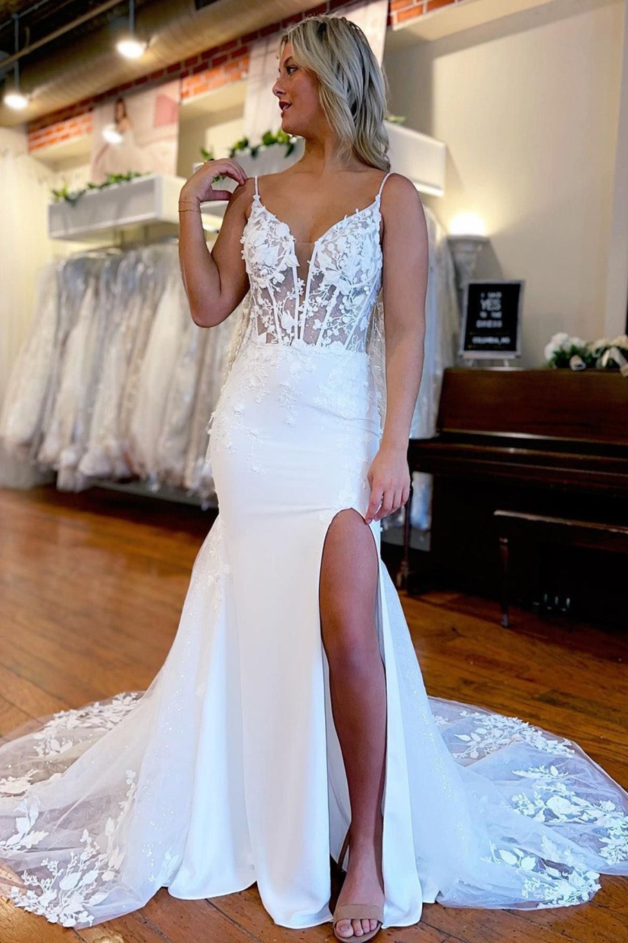 Wedding Dresses HELLYMOON | Spaghetti Straps High Slit Mermaid Wedding Dress With Appliques Ivory