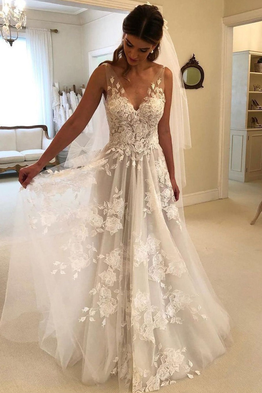 Wedding Dresses HELLYMOON | Tulle A-Line V-Neck Wedding Dress With Appliques Ivory