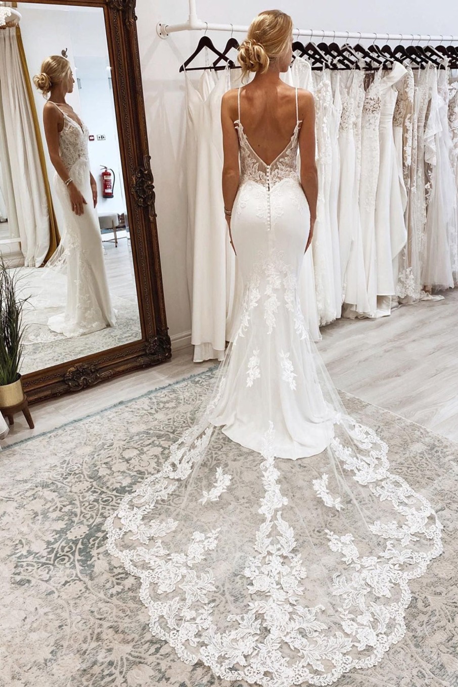 Wedding Dresses HELLYMOON | Mermaid Lace Long Backless Wedding Dress With Button White