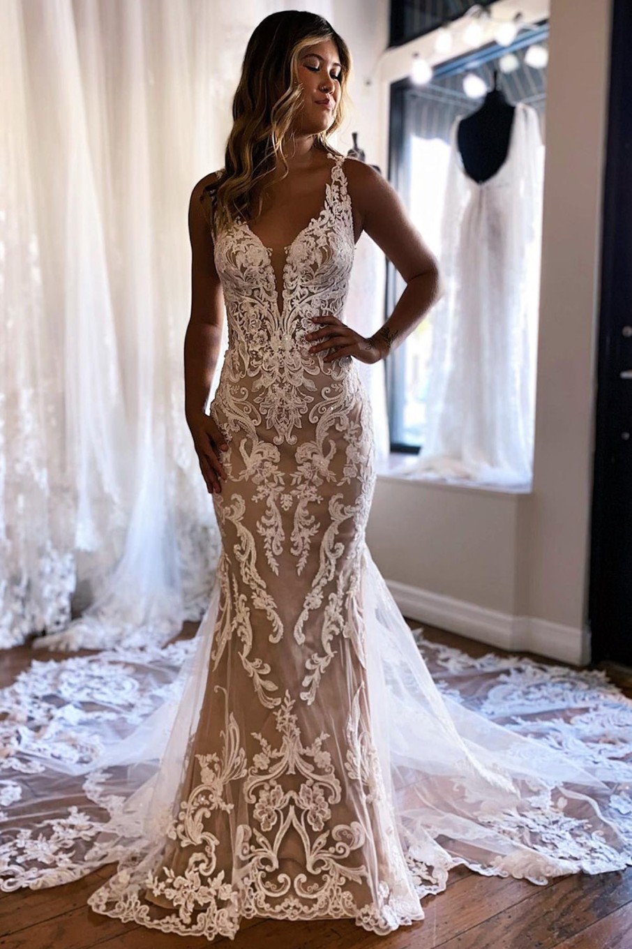 Wedding Dresses HELLYMOON | V-Neck Mermaid Long Lace Wedding Dress Champagne