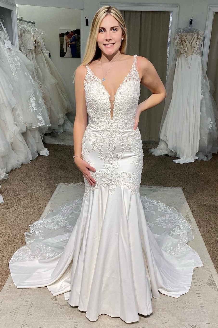 Wedding Dresses HELLYMOON | Deep V-Neck Mermaid Long Wedding Dress With Appliques White