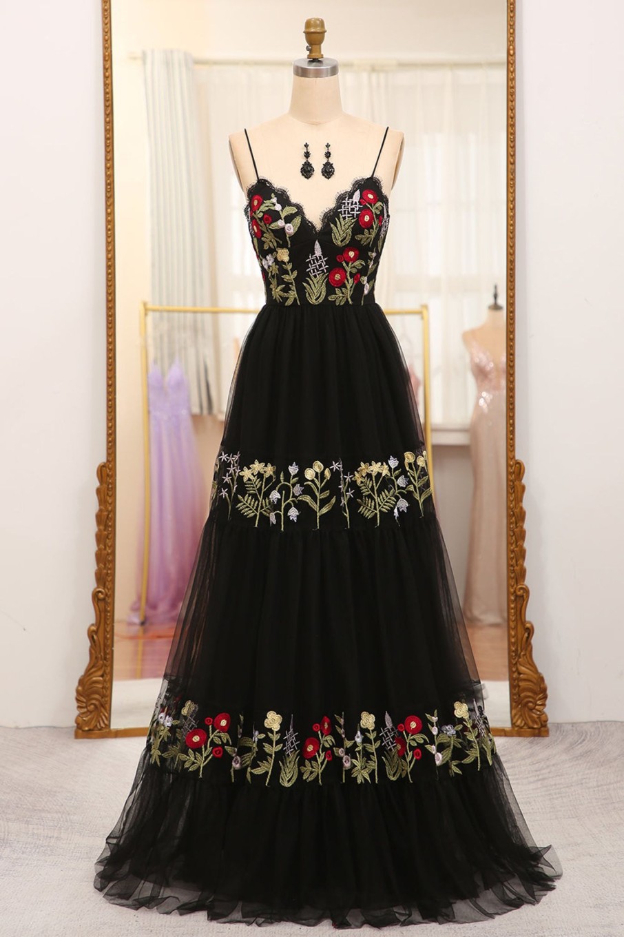 Prom Dresses HELLYMOON | A-Line Spaghetti Straps Embroidered Tulle Long Prom Dress Black