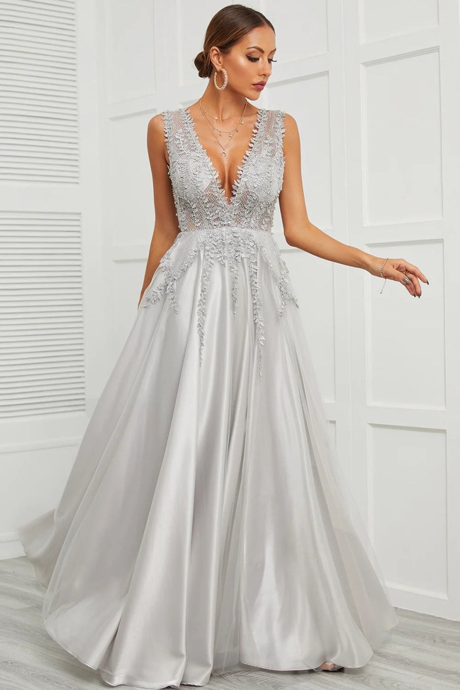 Prom Dresses HELLYMOON | Open Back Long Prom Dress With Appliques Grey