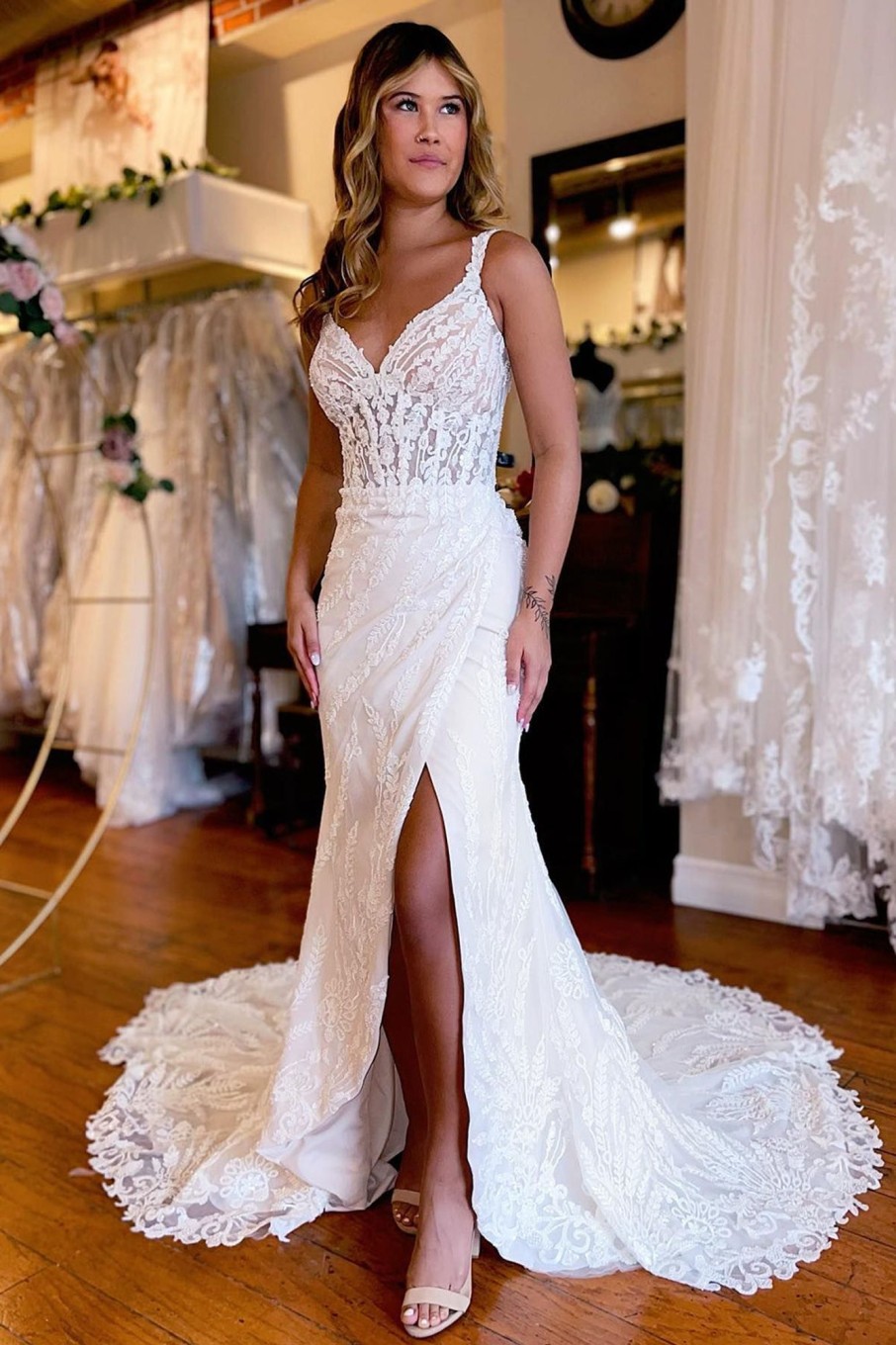 Wedding Dresses HELLYMOON | V-Neck Sheath Long Lace Wedding Dress With Slit White