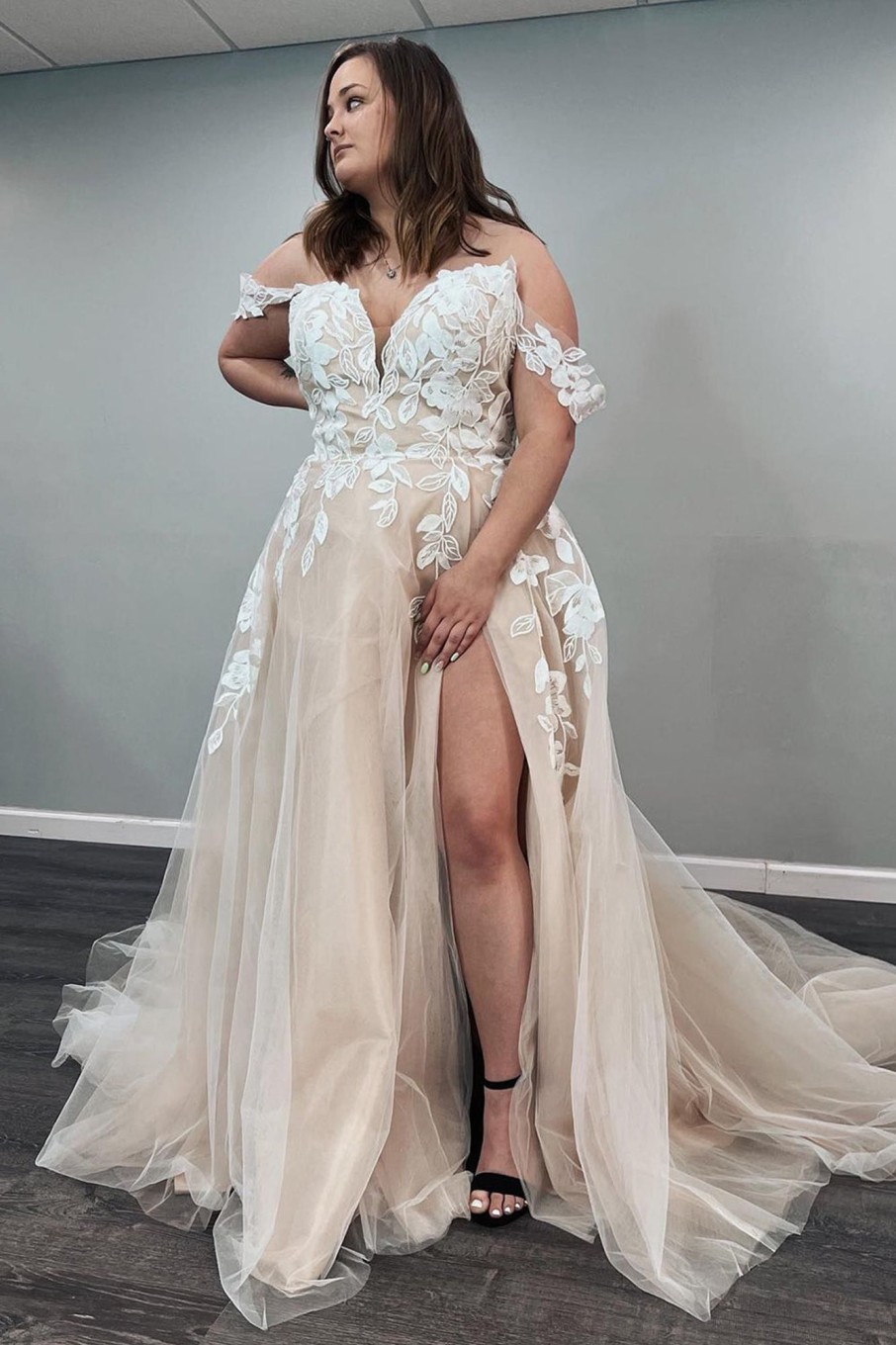 Wedding Dresses HELLYMOON | Tulle Off The Shoulder Long Plus Size Wedding Dress With Appliques Ivory