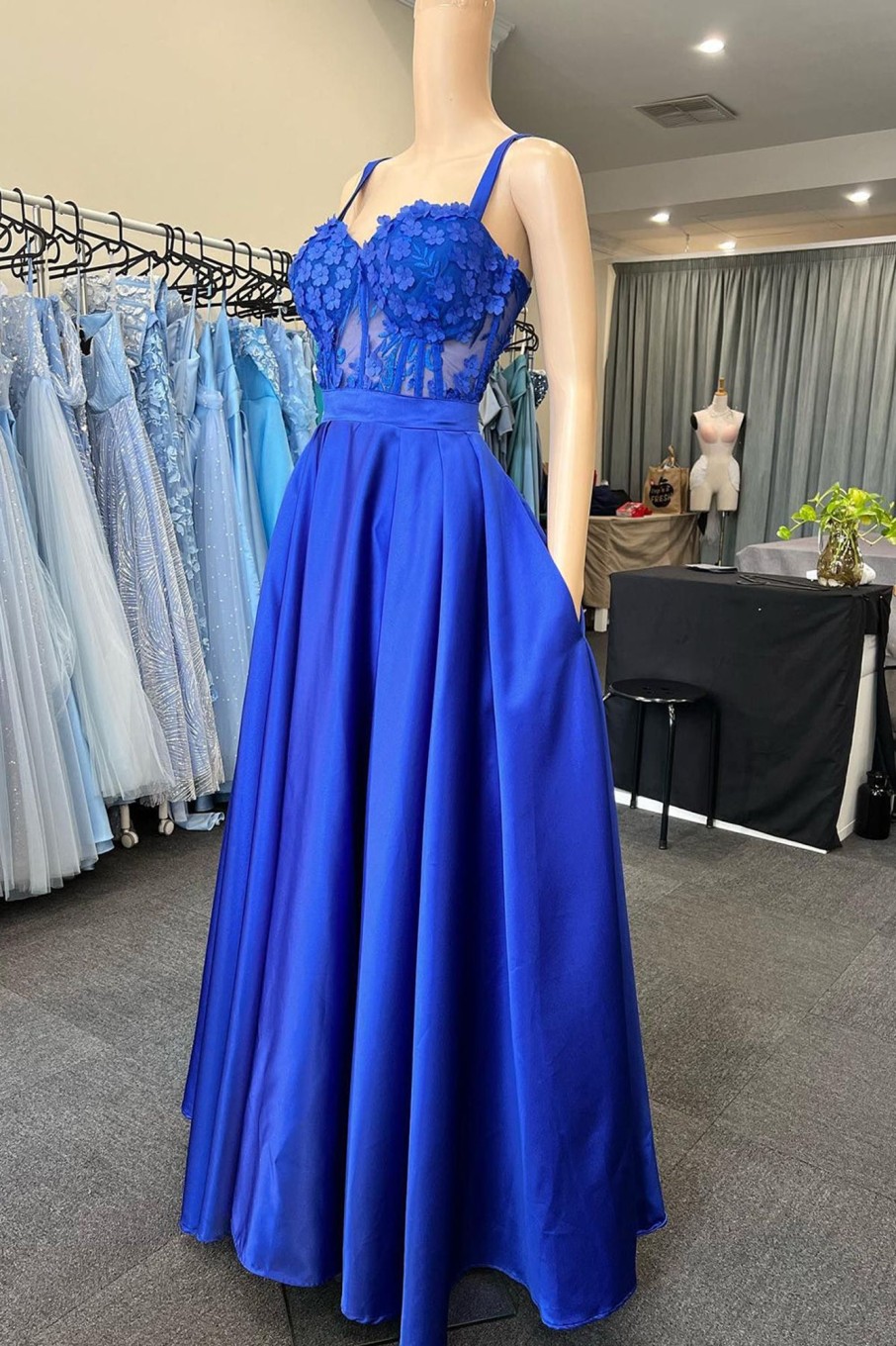 Special Occasion HELLYMOON | A Line Appliques Corset Prom Dress With Pockets Royal Blue