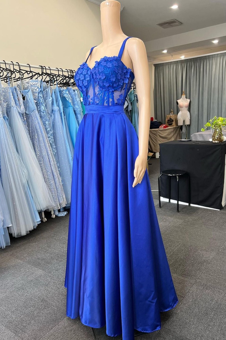 Special Occasion HELLYMOON | A Line Appliques Corset Prom Dress With Pockets Royal Blue