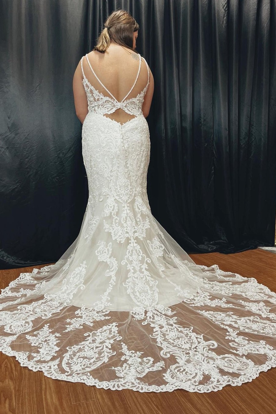 Wedding Dresses HELLYMOON | Mermaid V-Neck Plus Size Lace Wedding Dress White