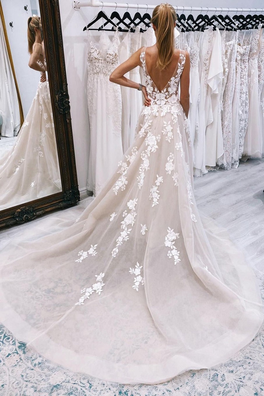 Wedding Dresses HELLYMOON | A-Line V-Neck Long Tulle Wedding Dress With Appliques Ivory